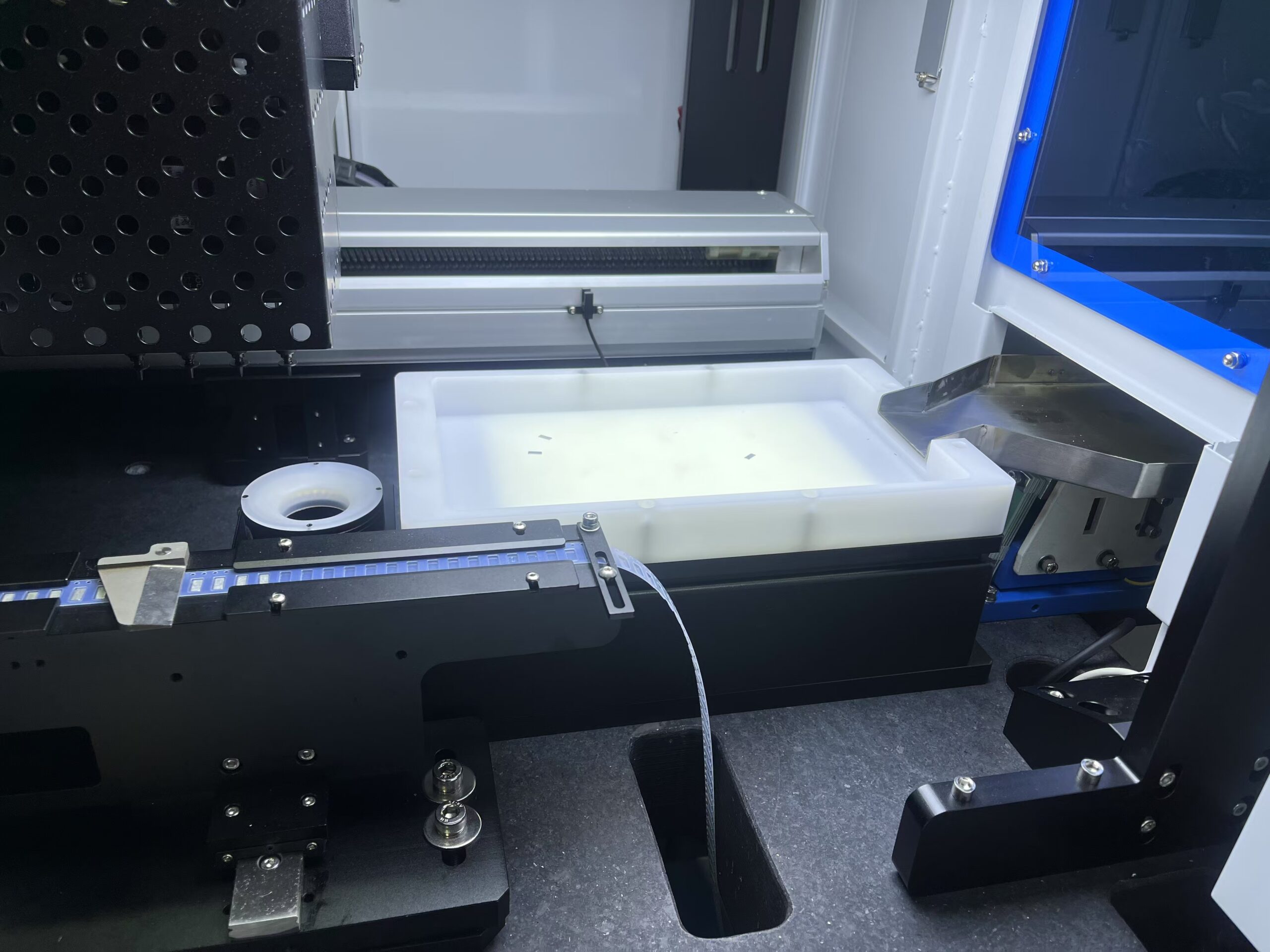 flexible feeder for tape and reel machine